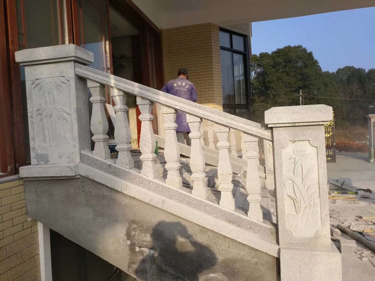 泰國大學生遭學長霸凌，申請轉校時父子竟遭群毆住院